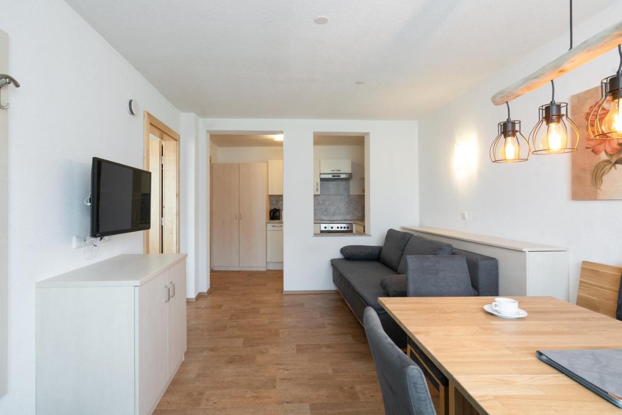 Ferienhaus Aventurin Apartment Фис Екстериор снимка