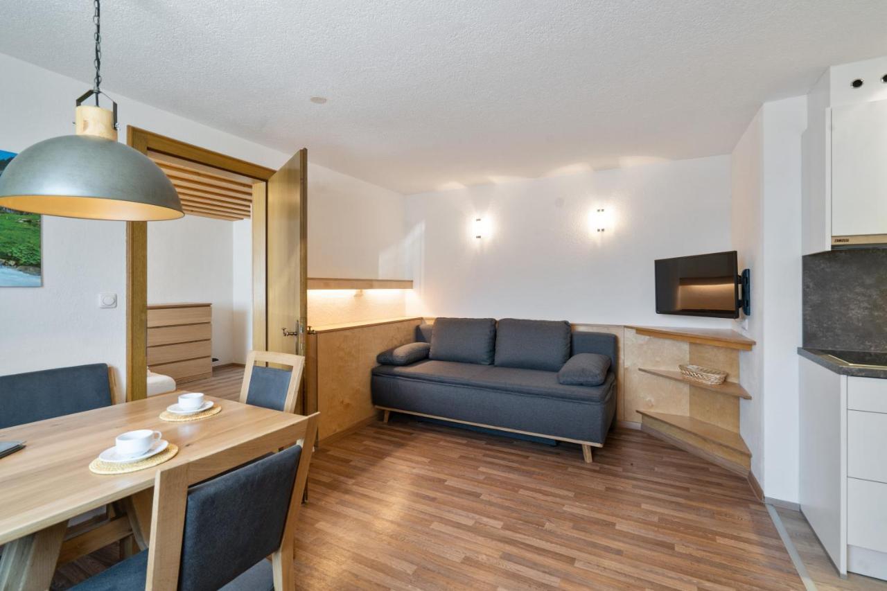 Ferienhaus Aventurin Apartment Фис Екстериор снимка